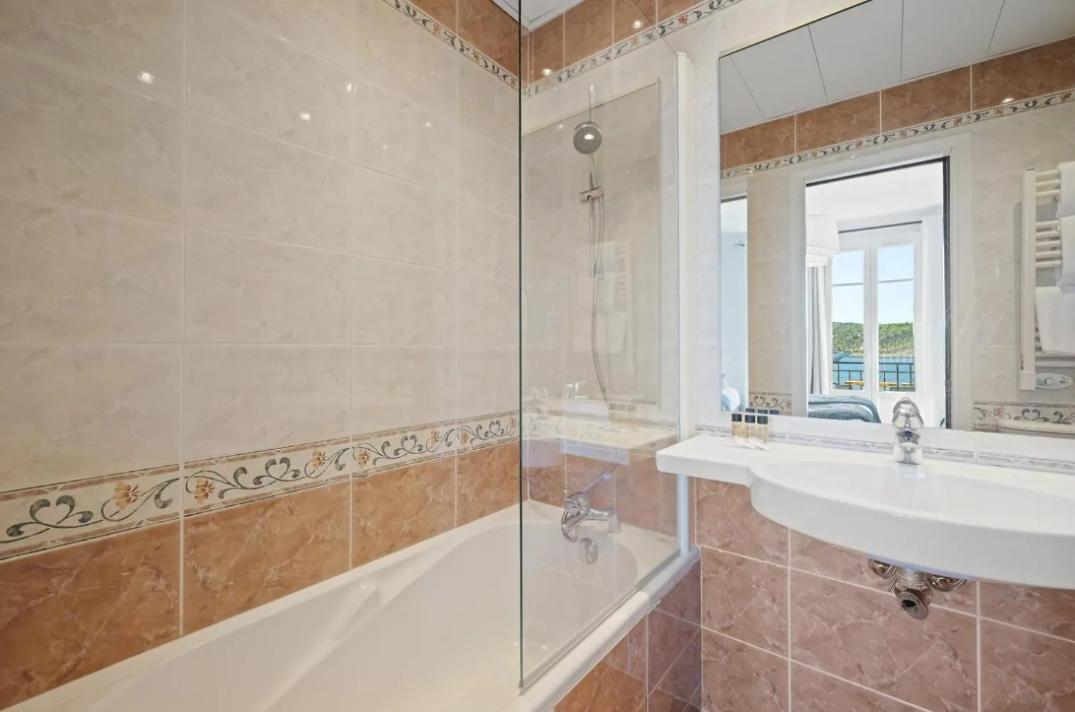 Hotel De La Darse Villefranche-sur-Mer 2*,